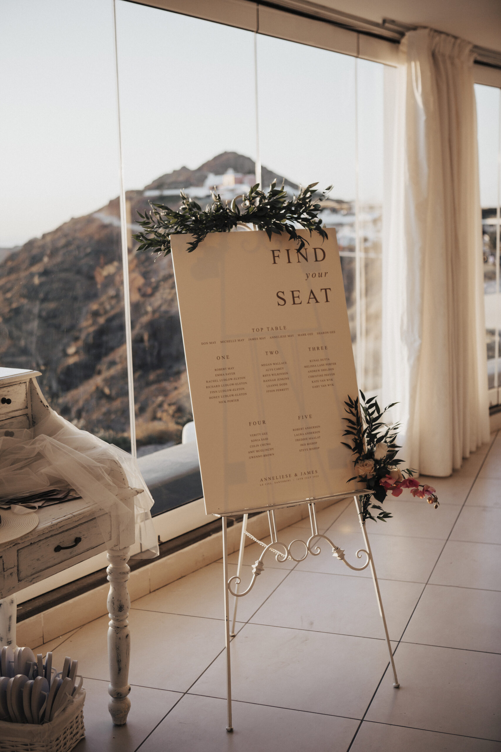 seating plan at Le Ciel wedding