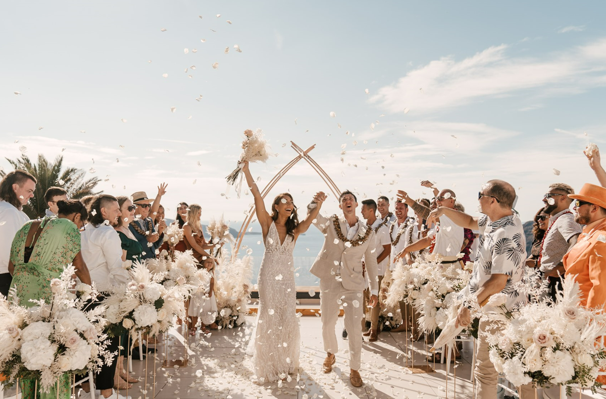 10 must-have destination wedding photographs - Le Ciel - Weddings in  Santorini, Greece