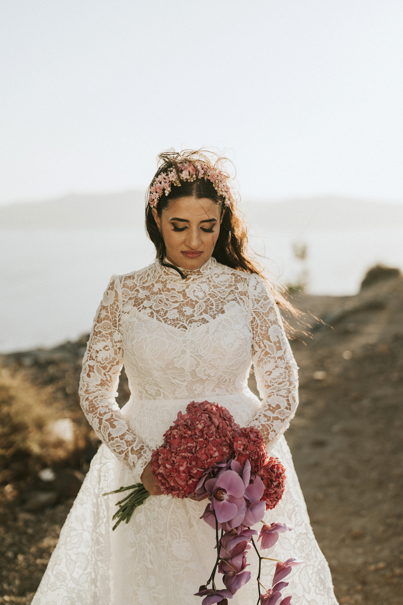 bride Leeda holding beautiful pink bouquet